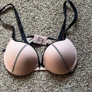 Maidenform Pin-Up Style Black and Pink convertible bra